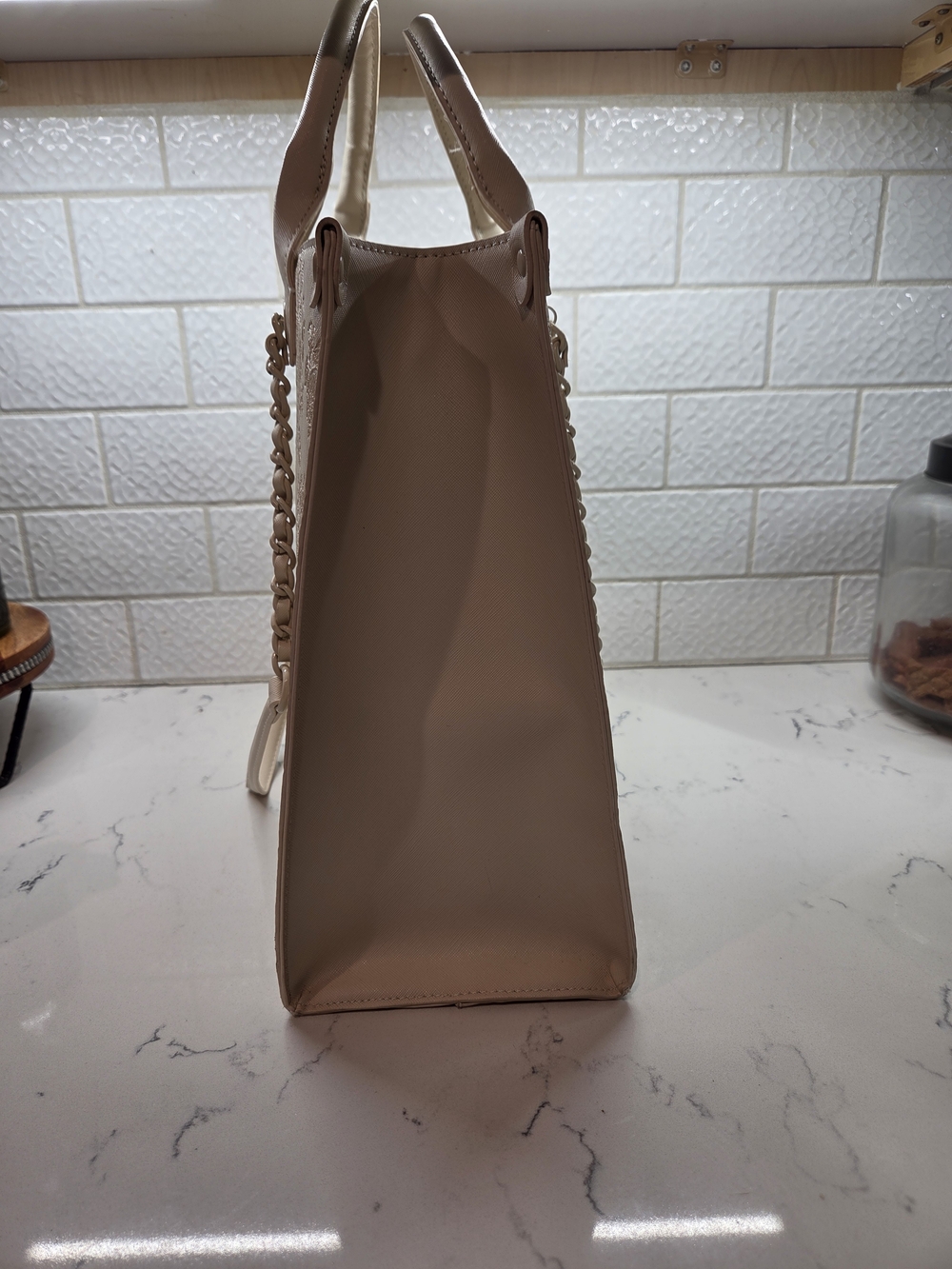 NWT Betsey Johnson Xokiara2 Large Skull Embossed Tote & Wristlet Chalk White - Picture 3 of 7